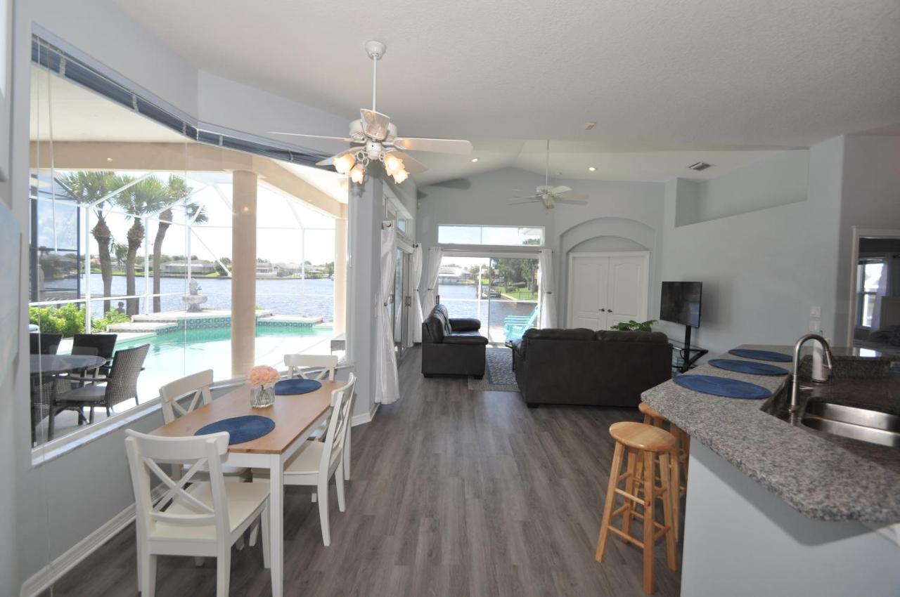 Sunset Bay Beautiful Pool Home - Bring Your Boat Or Jet Ski - Canal With Dock- Sleeps 10 - 4 Bd 팜 코스트 외부 사진