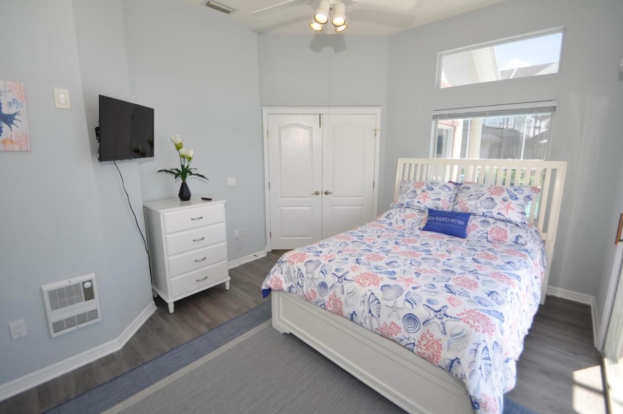 Sunset Bay Beautiful Pool Home - Bring Your Boat Or Jet Ski - Canal With Dock- Sleeps 10 - 4 Bd 팜 코스트 외부 사진