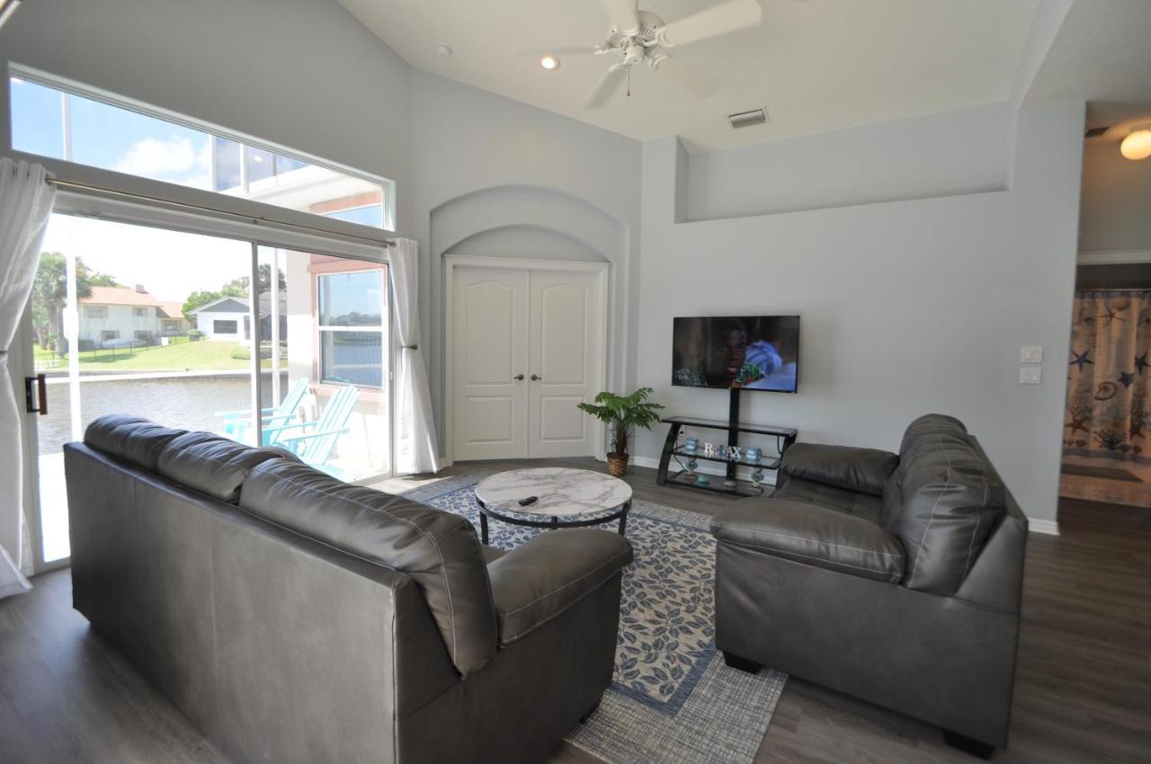 Sunset Bay Beautiful Pool Home - Bring Your Boat Or Jet Ski - Canal With Dock- Sleeps 10 - 4 Bd 팜 코스트 외부 사진